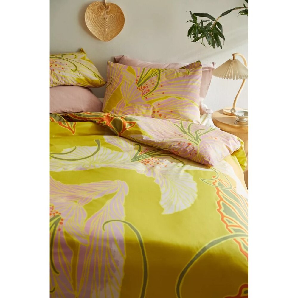 Urban Outfitters Big Lily Floral Duvet Cover Twin XL NEW Gold